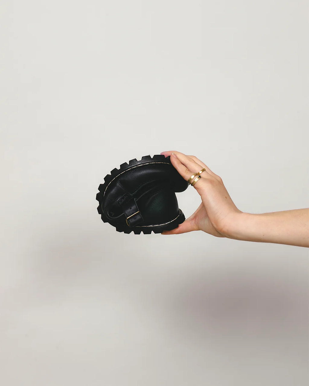 Barefoot Mary Jane MONO Black