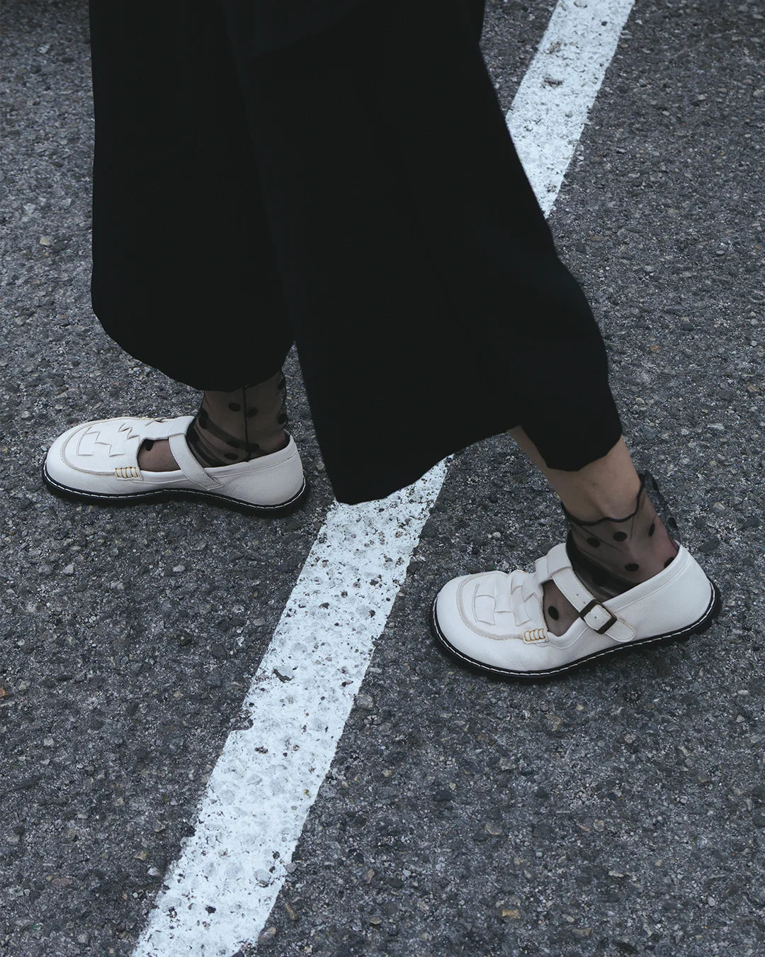 Barefoot Mary Jane MONO Pale Beige